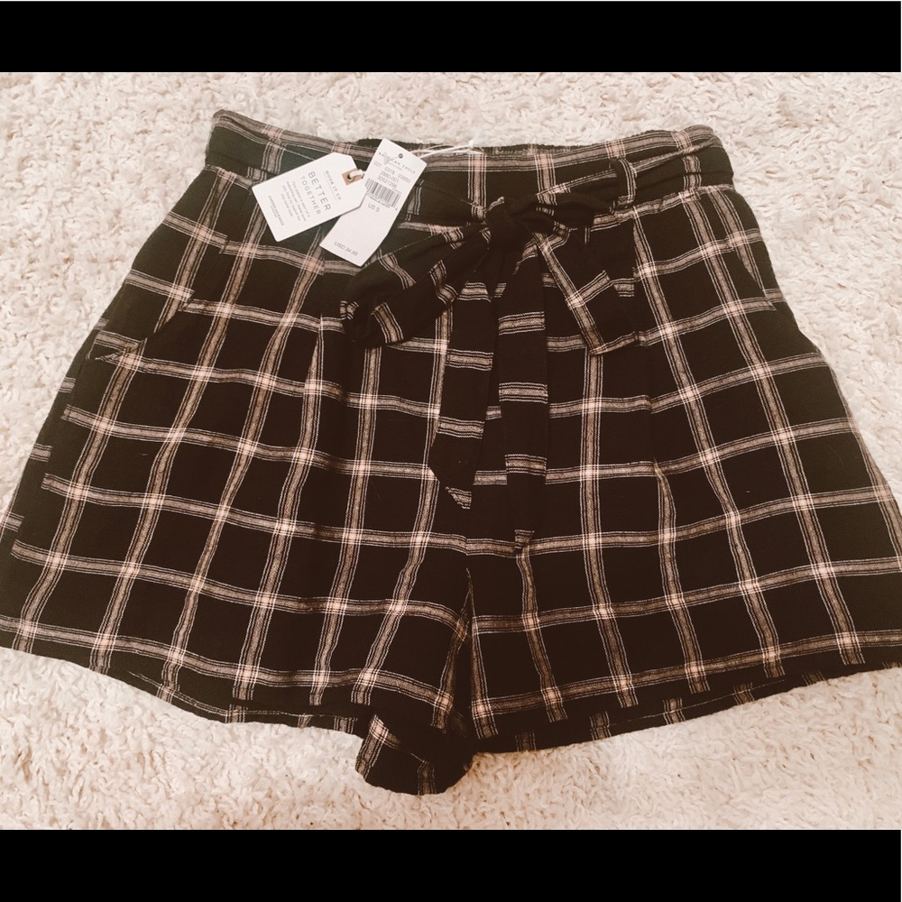 American Eagle plaid tie shorts